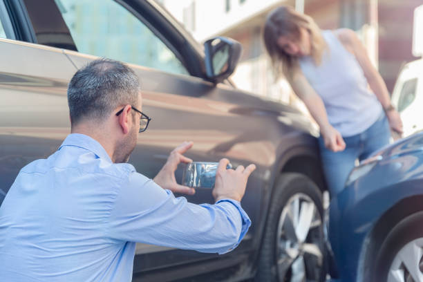 Professional Commercial Auto Insurance technician working in West Little River, FL